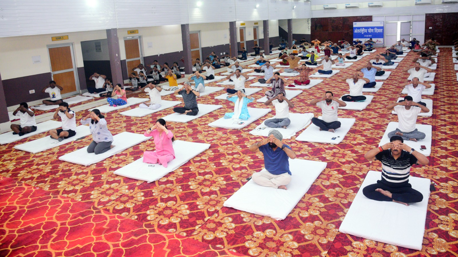 एनटीपीसी ऊंचाहार में अंतर्राष्ट्रीय योग दिवस पर योगाभ्यास का आयोजन